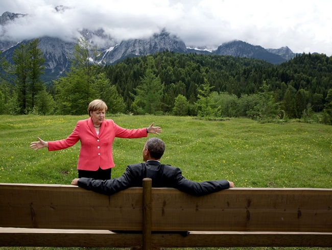 2013'de benzer bir skandal yaşanmış ve ABD Başkanı Obama, ülkesinin diğer liderleri dinlemeyeceğine söz vermişti. Merkel ile Obama aynı karede. Foto: Reuters.